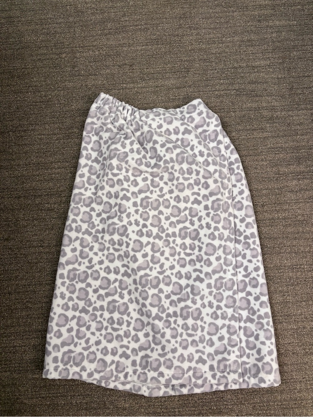 Rachel Zoe Light Gray Leopard Print bath wrap
